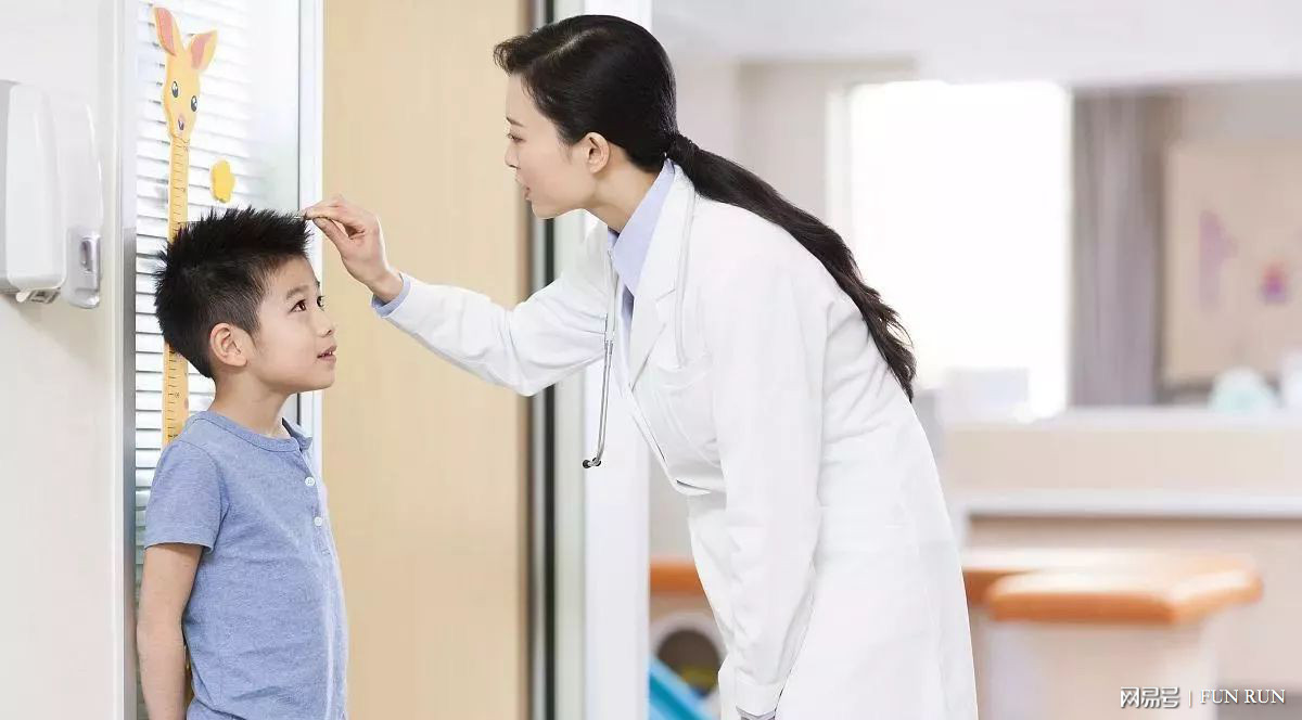 孩子的身高达标了没？快对比新版儿童标准身高表，父母们不要大意