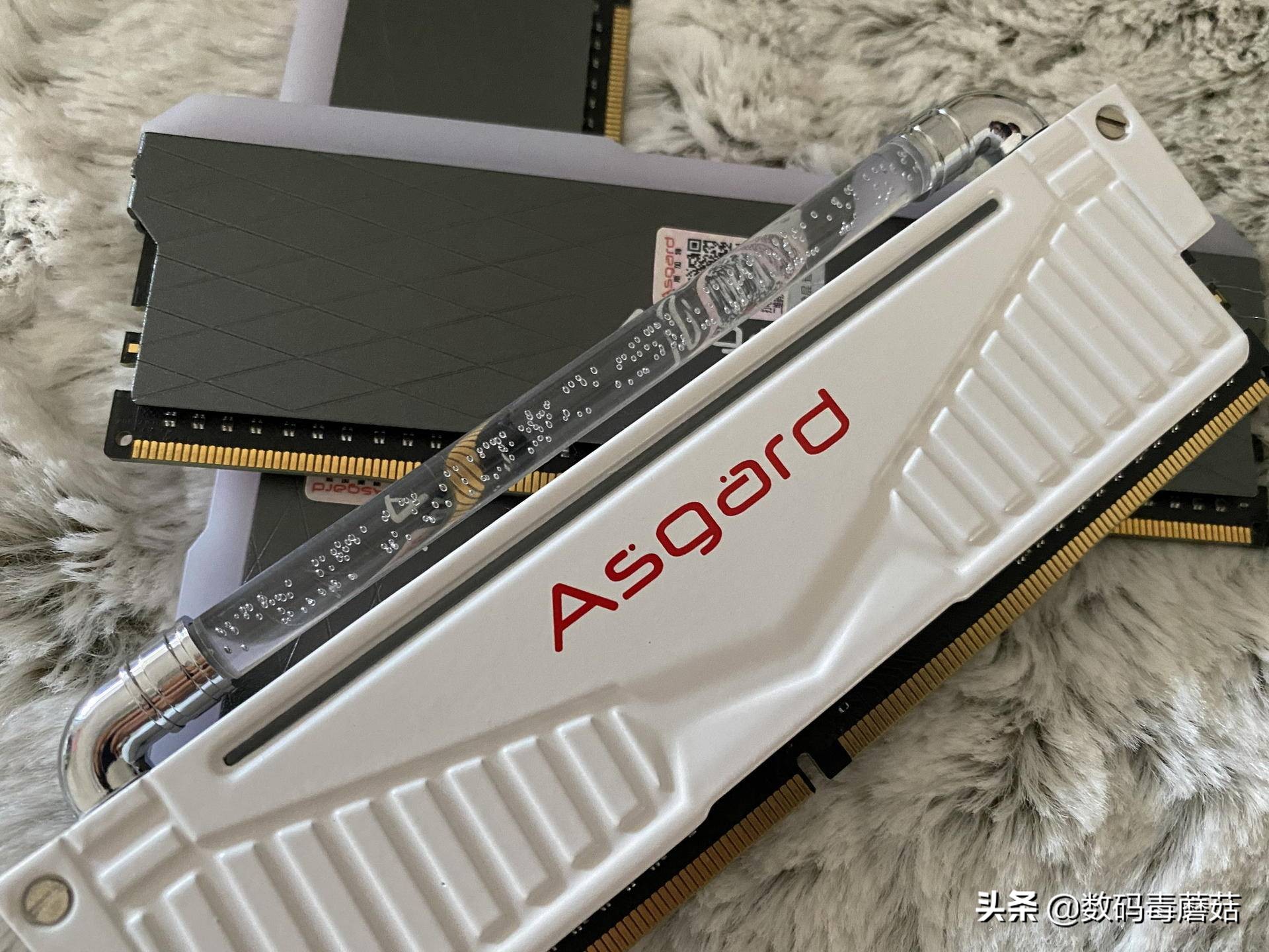 幻光戟OUT了：阿斯加特洛极W3ARGB内存测试报告