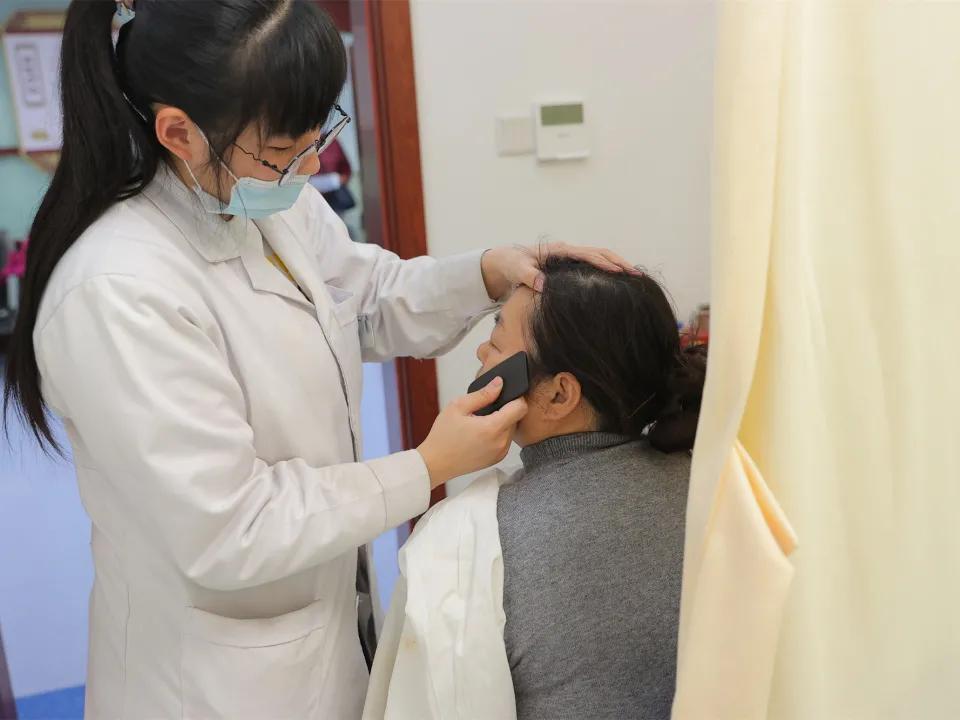 探访省中医院中医传统特色疗法中心