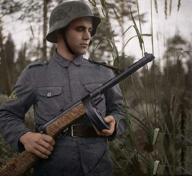 芬兰荣耀：*击狙**枪标准打造的冲锋枪？光环却被“抄袭者”无情遮盖