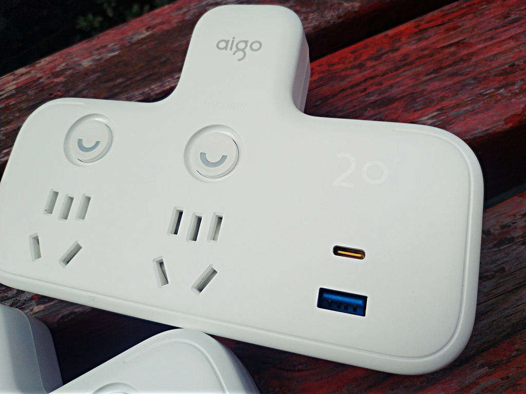 让用电变得安全还便利：aigo国民好物转换器体验