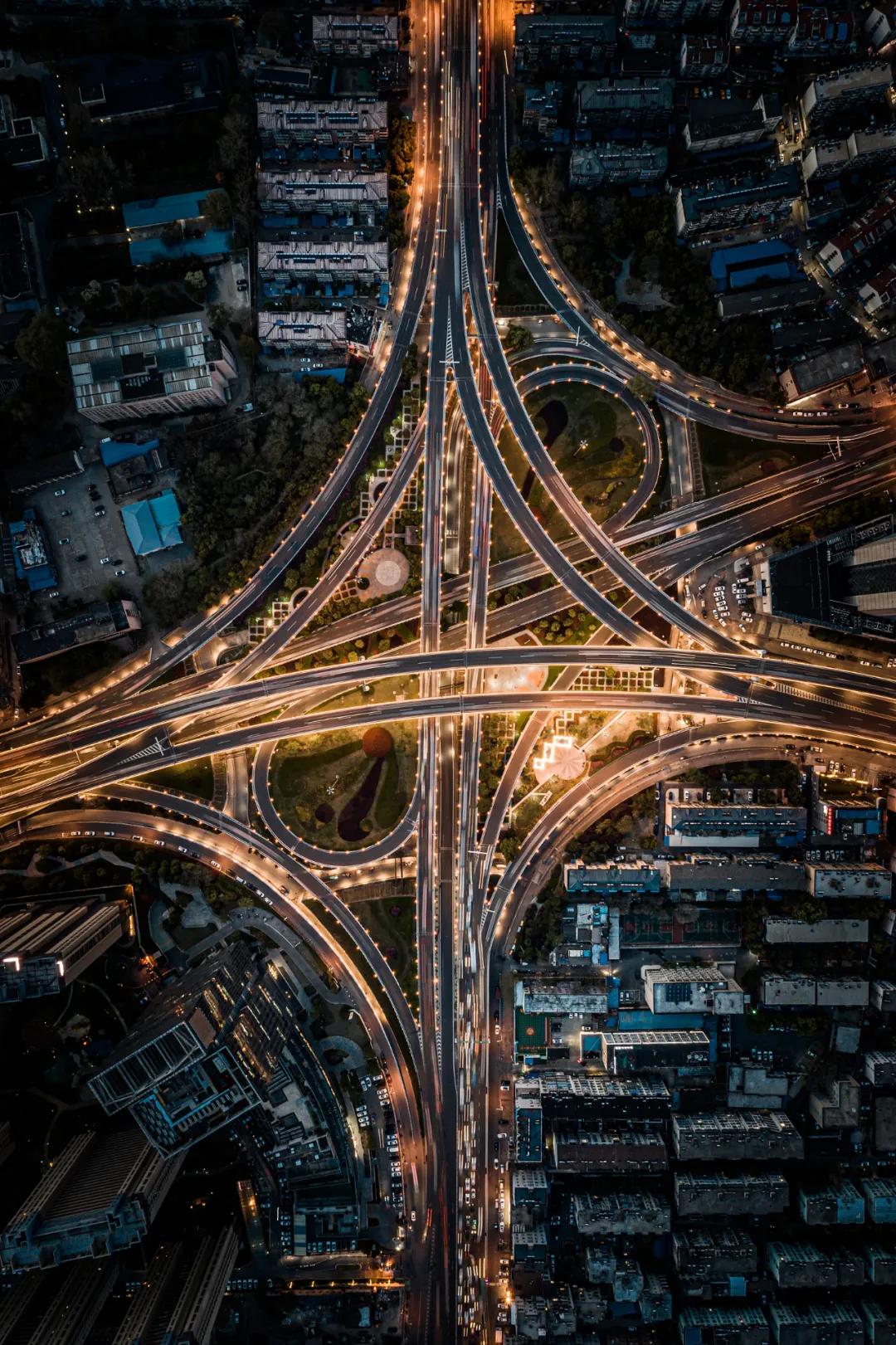 全国最敢赌的城市,逆风翻盘