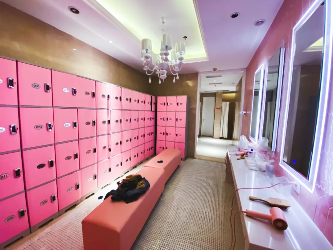 和娃一起学游泳,这家亲子游泳馆真的适合遛娃