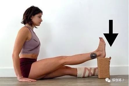 练瑜伽大腿后侧拉伤如何快速恢复,练瑜伽屁股根痛是拉伤了吗怎么办