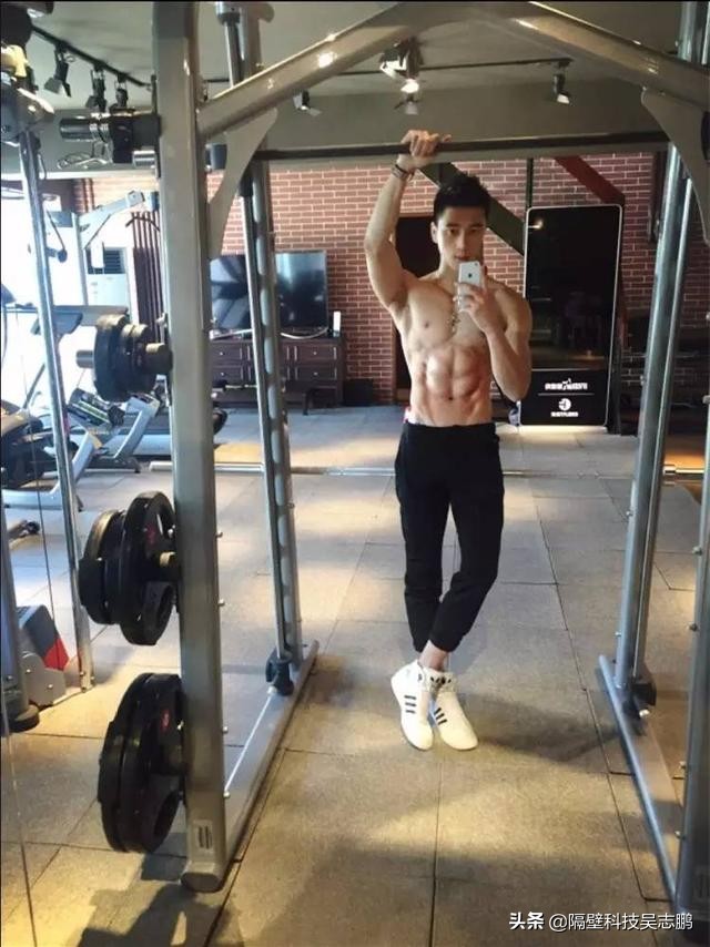 李佳淇,一个身材灰常好的健身教练