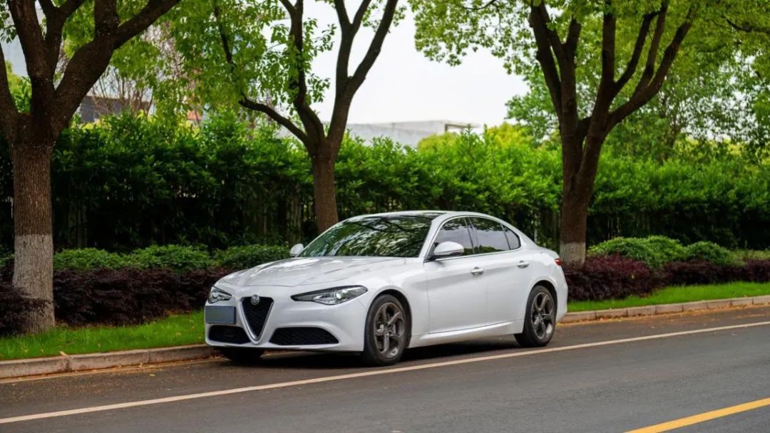 意大利风情满载的阿尔法罗密欧Giulia，还有个名字叫做“勇气”