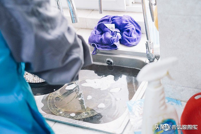 美的油烟机官方专业清洗,美的专业油烟机清洗全过程