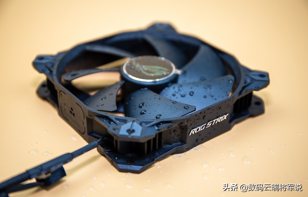 ROGStrix风神XF120磁悬浮风扇，让系统火力全开