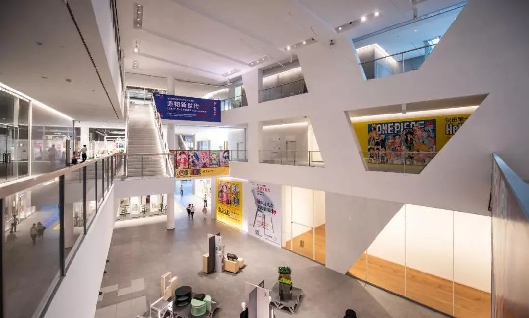 深圳灯光秀与武汉灯光秀,春光无限好深圳