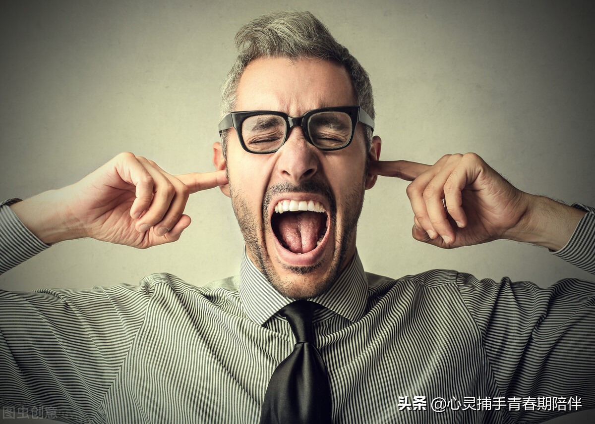 面对固执己见的老母亲,有个强势固执的家长是家庭的灾难