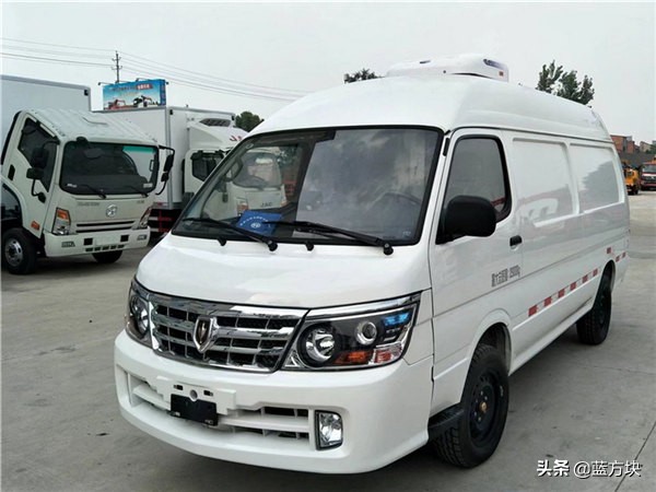 面包车中间没有凸起的车型,面包车没有后轮胎凸出的