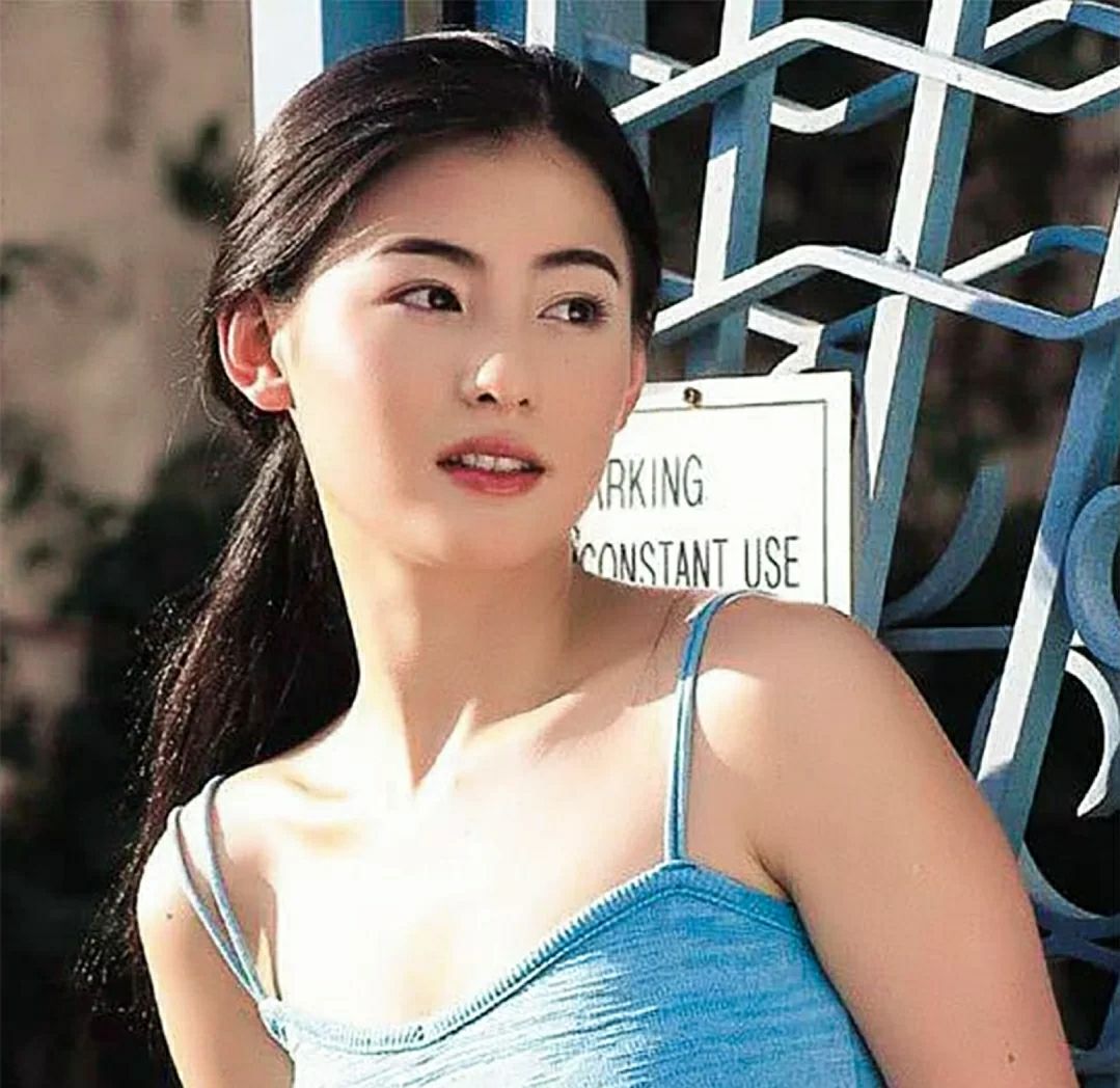 为什么说桃花眼是最好看的眼型,桃花眼和下垂眼的区别