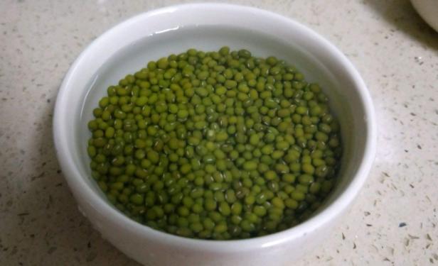 大厨教你羊肉的做法,羊肉炖绿豆芽