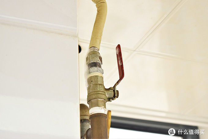 夏天热水器水温不够用,夏天不烫燃气热水器