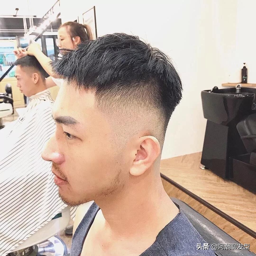 男士发型2020流行发型短发锡纸烫,男士m型短发发型2020流行发型