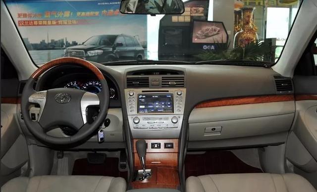 凯美瑞2010款和8代雅阁哪个好,2011凯美瑞和雅阁哪个好