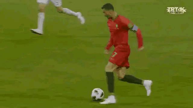 C罗为什么总能靠假摔获得点球