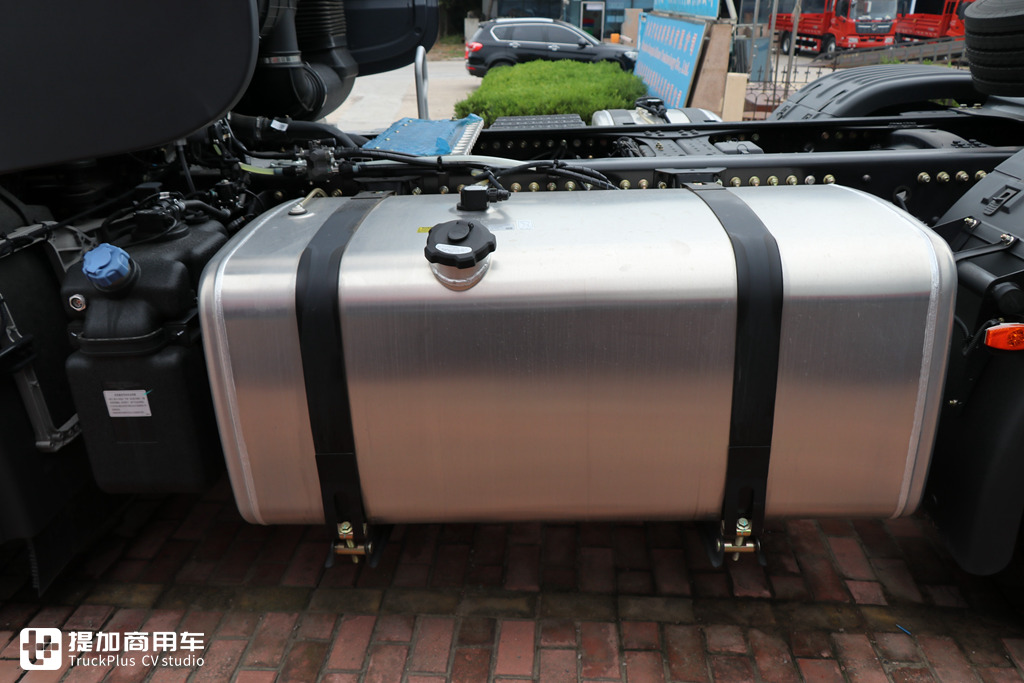 东风天龙旗舰kx王者版顶配,东风天龙kx卡车国六旗舰版