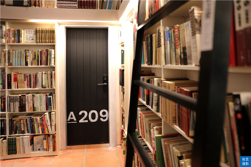 广州荔湾湖公园藏着一个可以睡觉的书店,这家书店再造一个乌托邦