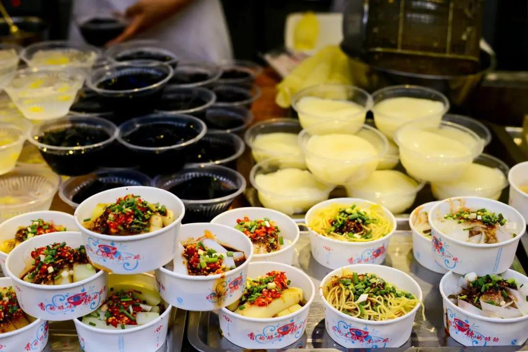 如何最小成本做小吃店赚钱,创业小吃店如何赚钱的技巧