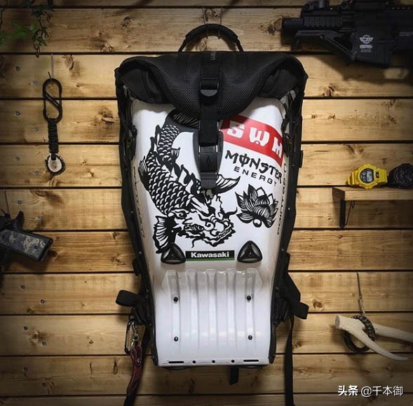 复古机车女骑首选,高颜值机车背包女