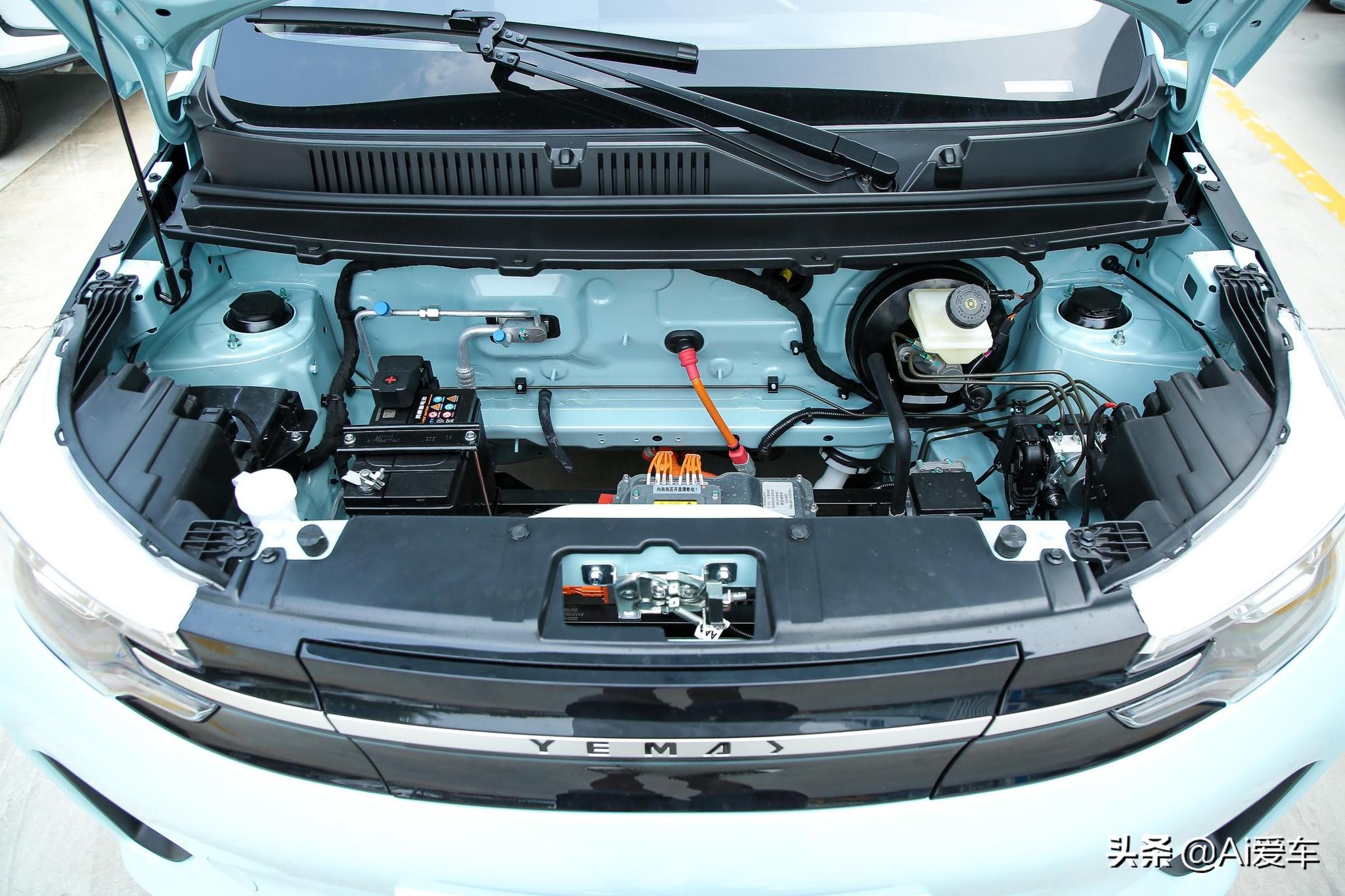 雷丁芒果新能源汽车,续航长的新能源代步小车