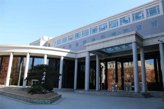 北京“绿色学府”:占地13176亩,坐拥8大餐厅,新华社、中央电视台聚焦关注!