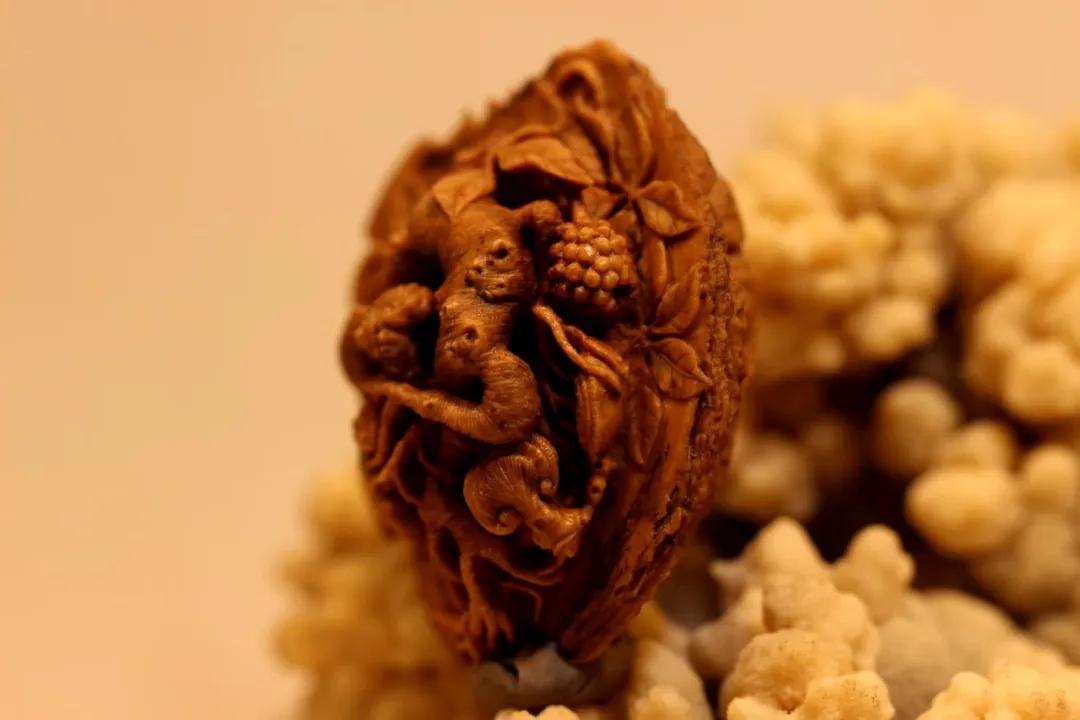 核雕的雕刻题材,刀尖上的艺术核雕工具知多少