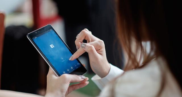 被公司开除拖欠工资怎么办,公司拖欠工资发朋友圈被起诉