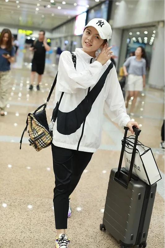 赵今麦穿搭秋冬裤子,赵今麦黑裤子穿搭