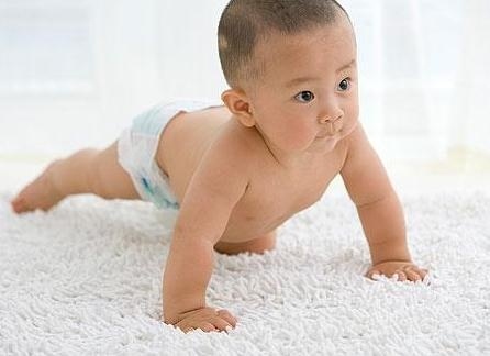 三翻六坐八爬正确吗,宝宝三翻六坐七滚八爬怎么办