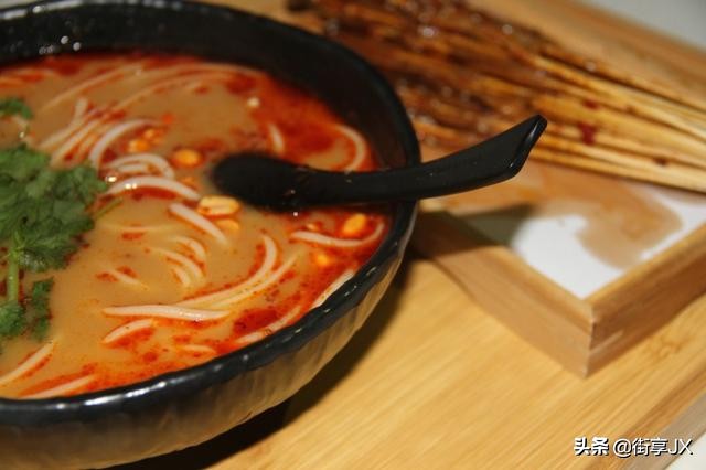 不，弱水三千，我只取街享烤鸭肠一家