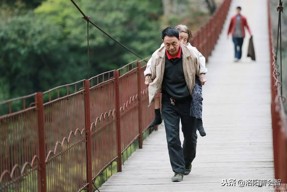 王祥卧冰求鲤的故事,王祥卧鱼典故