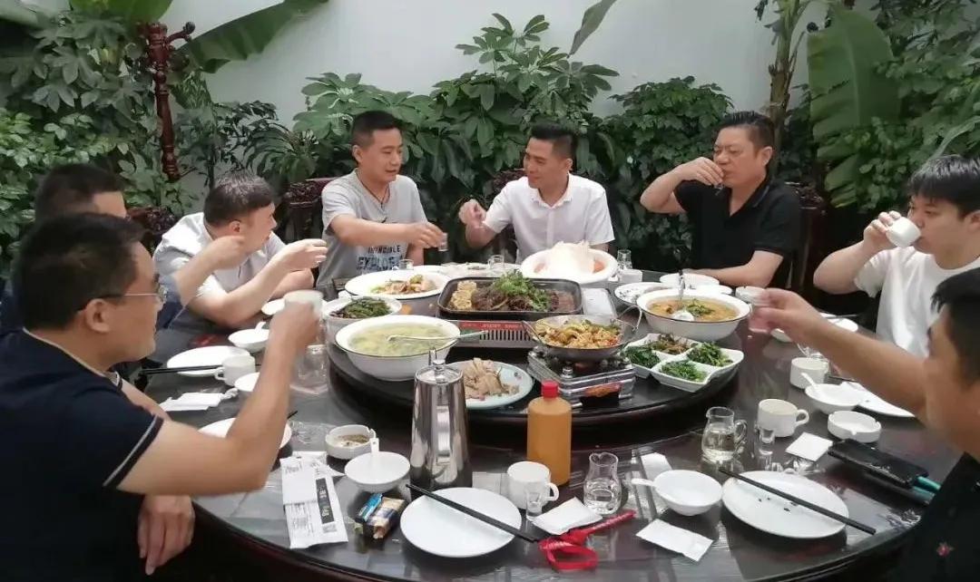 喝了之后口干又上头的酒,粮食酒喝了不上头口干