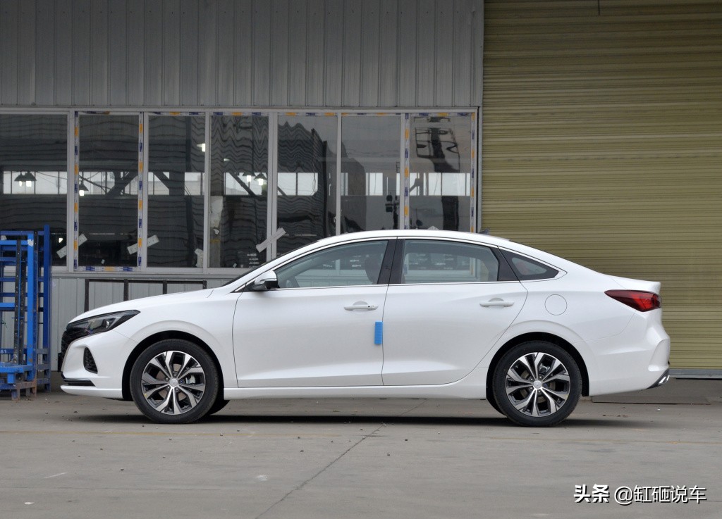 最新款长安逸动顶配,2021款长安逸动手动豪华性价比