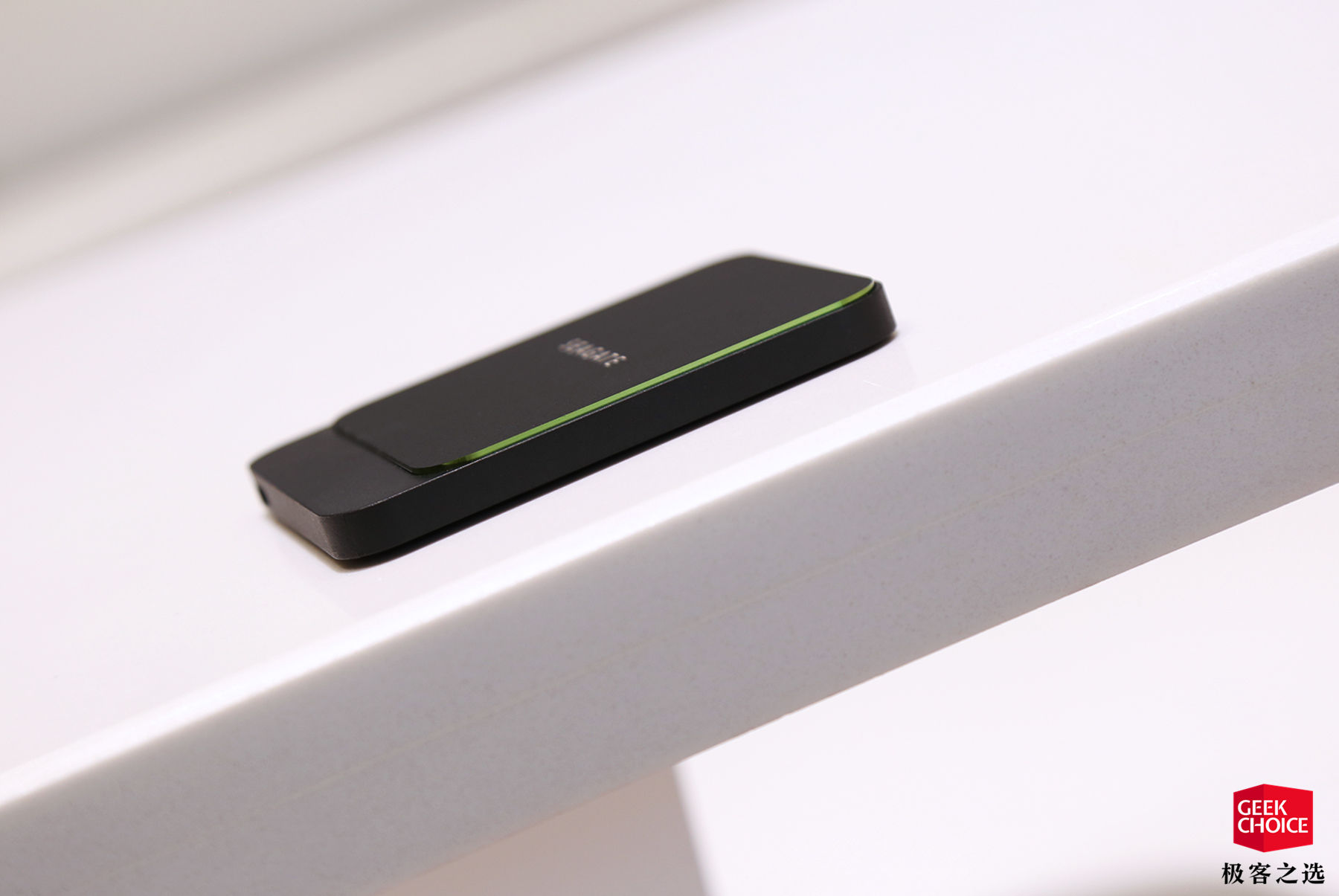 希捷酷鱼飞翼固态硬盘拆解,希捷酷鱼飞翼固态硬盘