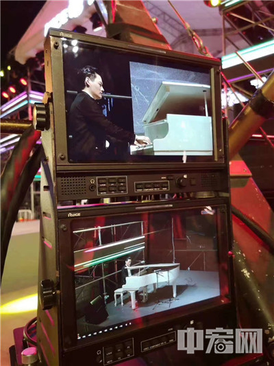 黑白琴键上跳动的仲夏夜梦:带你走进曹野川的音乐世界