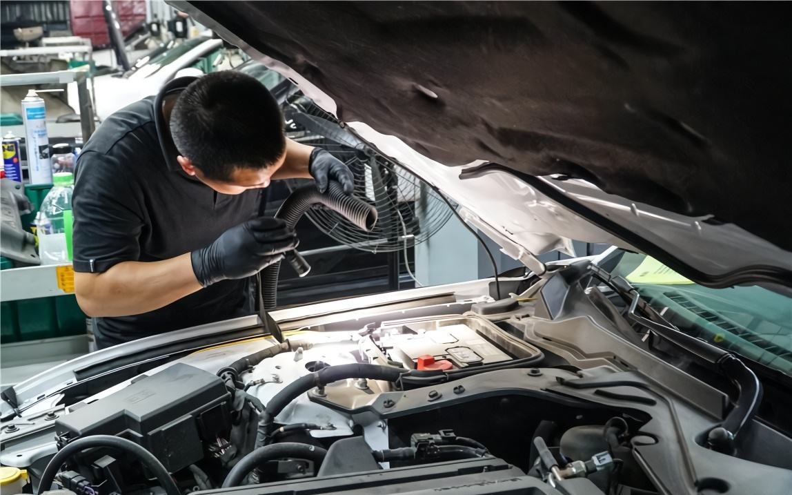 一家汽修店一年利润,一个卖润滑油小门店一年利润多大