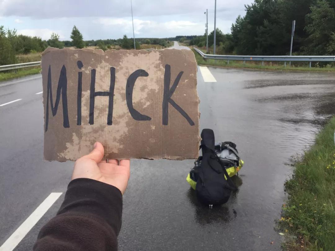 26岁80国。这个河南商丘的小伙子告诉我们，环游世界没有门槛