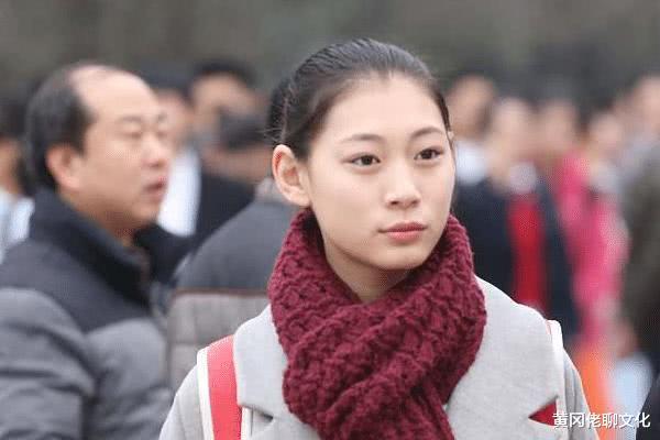 情感有盲区：痴情的女人，要防着点这3种男人，容易受伤