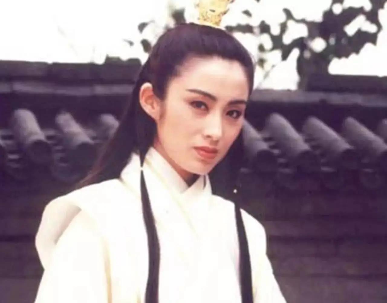 张敏告诉你什么叫回眸一笑百媚生,张敏回眸一笑年龄