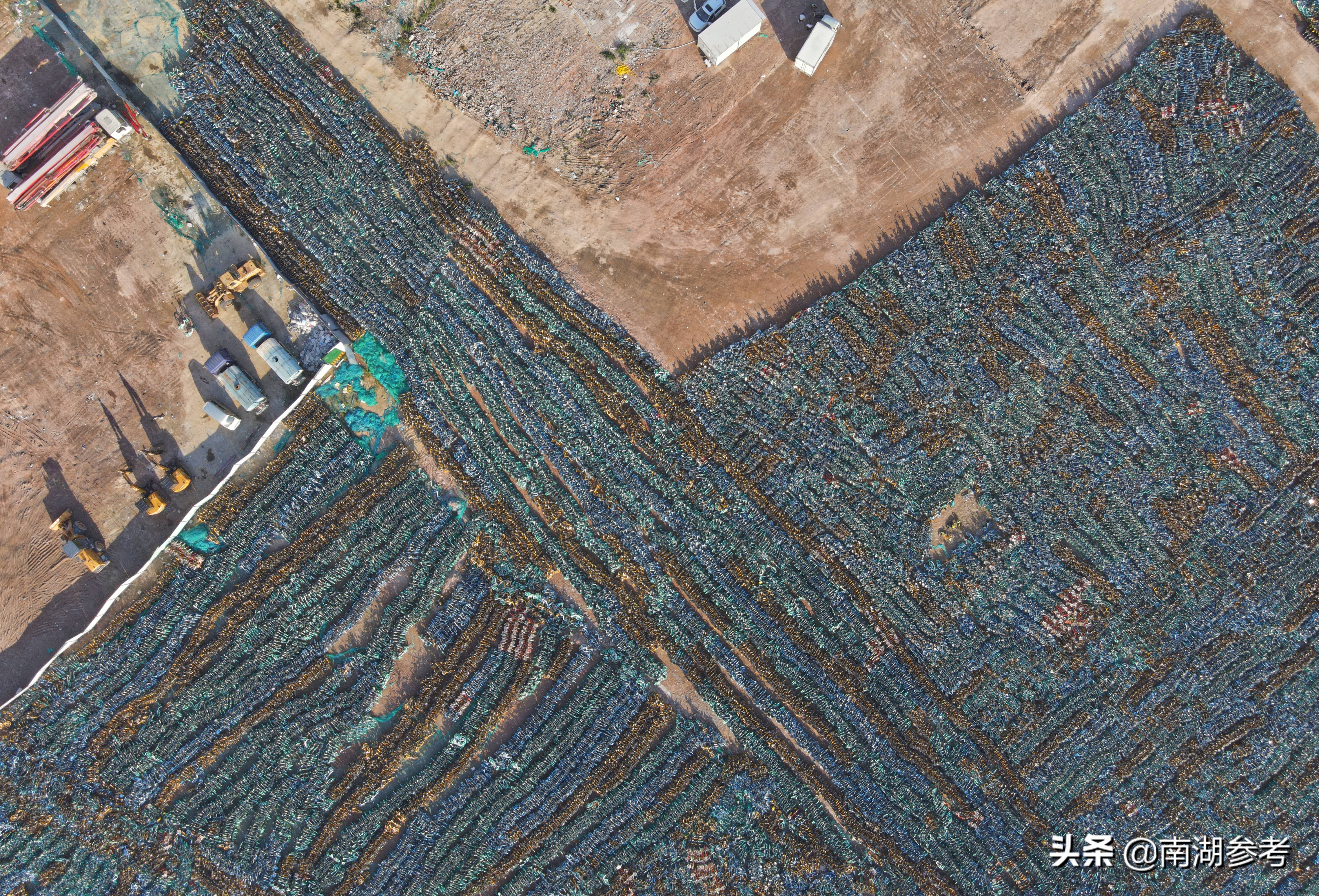 西安共享单车坟场,几十万辆共享单车坟场