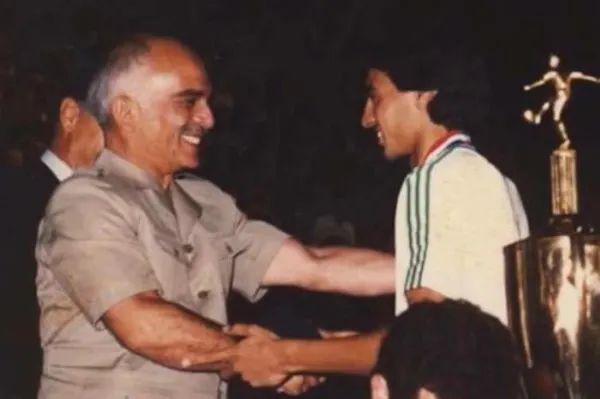 伊拉克足球英雄:生于*变政**,活于战争,死于病毒