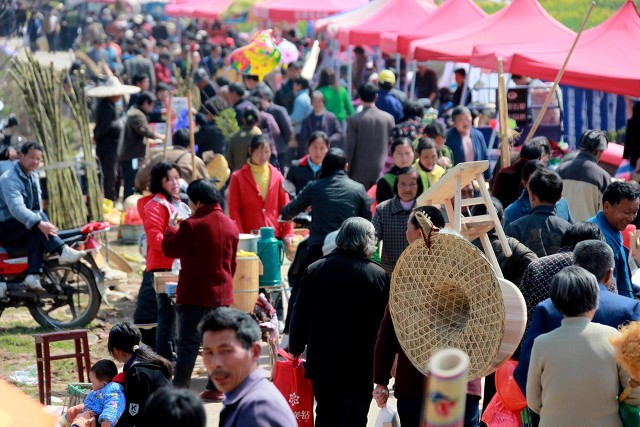 农村集市没生意,现在农村大集什么卖得火爆