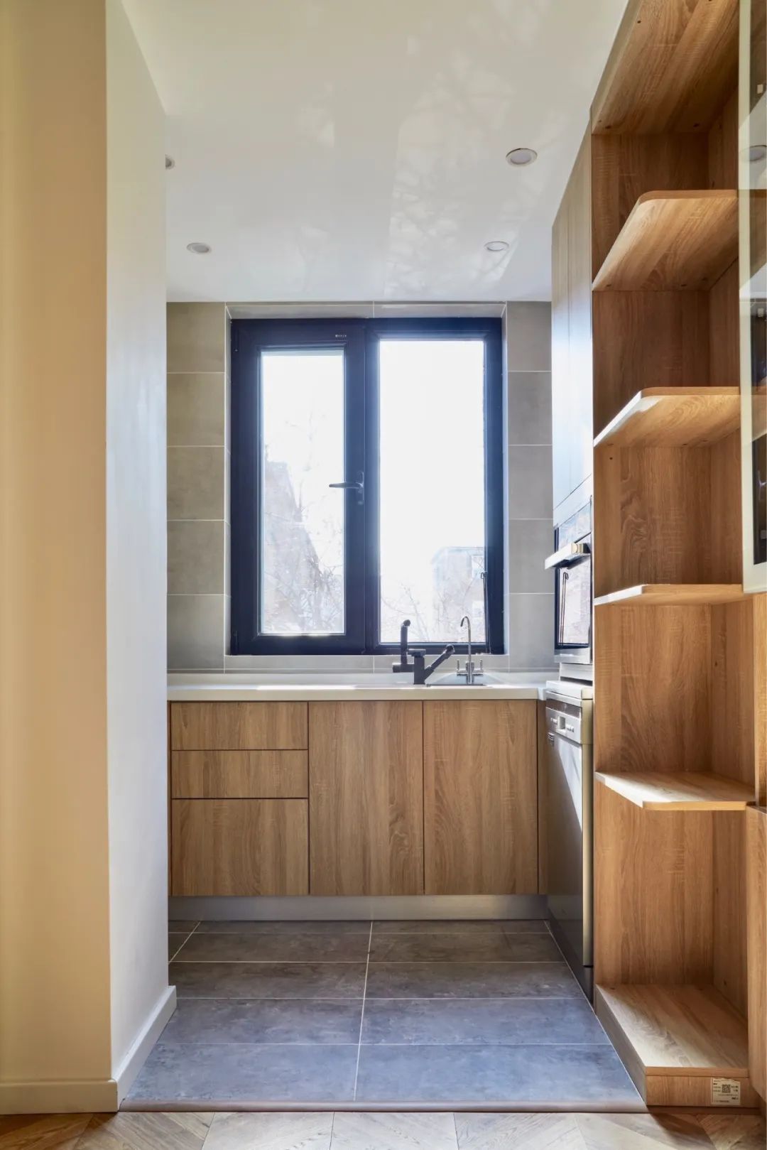 黑白灰现代简约风格铺什么地砖,简约式最流行灰色地砖