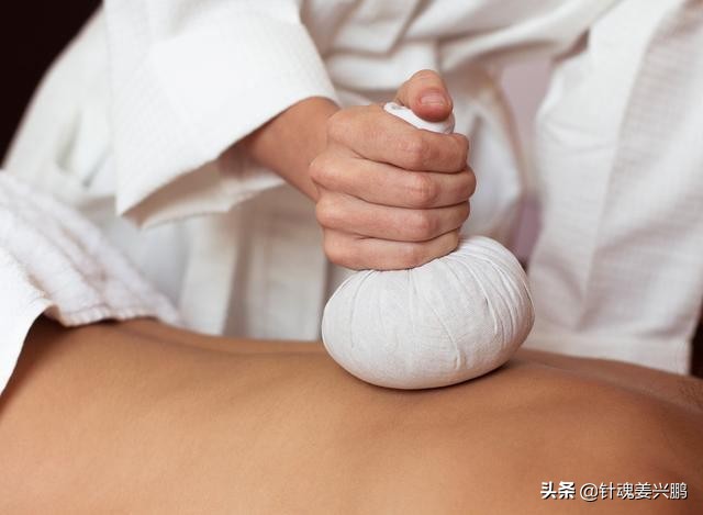 女性40岁脸上出现老年斑怎么回事,40-50脸上有老年斑什么原因