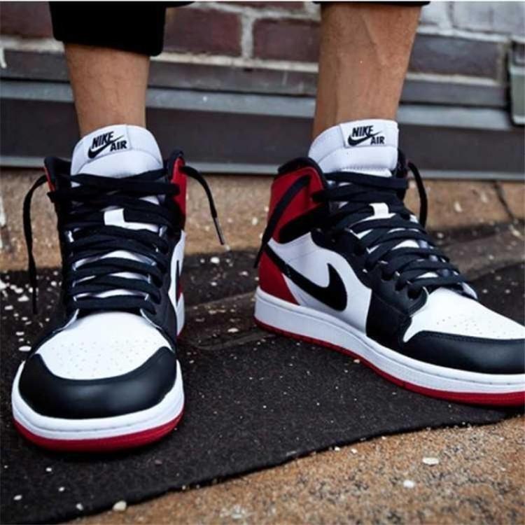 95后卖鞋赚7000万后的秘密,大学生卖鞋真的很赚钱嘛