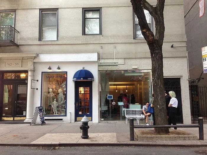 店员像柜姐、配送用劳斯莱斯,贵妇蛋糕卷成啥样了?