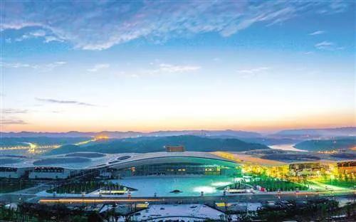 为什么余光中的乡愁流传千古,为什么余光中不回国