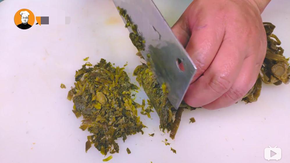 咸菜炒小墨鱼仔的做法,咸菜炒墨鱼的家常做法视频